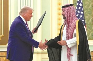 Trump hails GCC’s role in Mideast tour